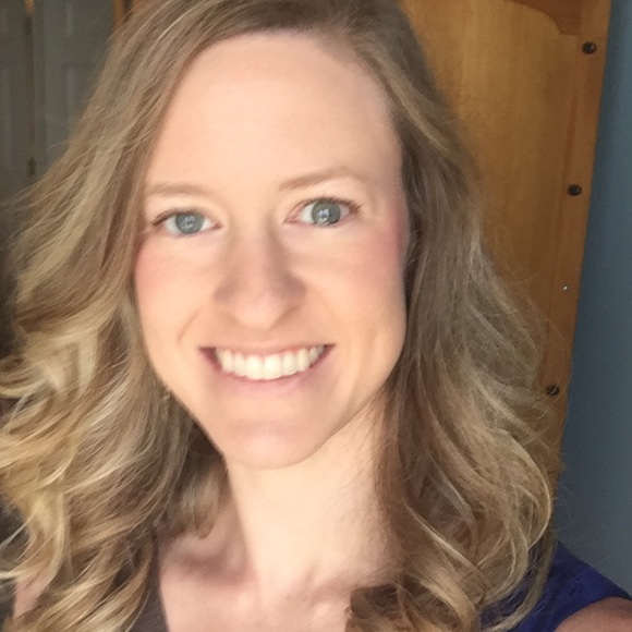 Meet your Posher, Beth - Picture 1 of 1